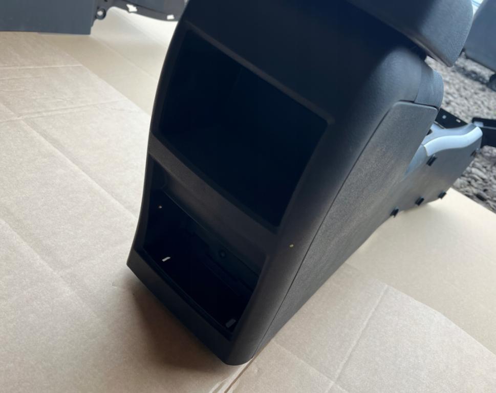 MERCEDES W169 EUROPA Opierka na lakťovú opierku v stredovom tuneli   A1696800050