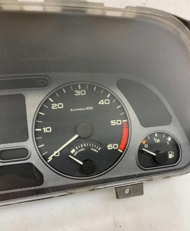 Peugeot 306 2.0 HDI 90 HP manual 66 kW 2000 cm3  Prístrojovka 9642490380 (Prístrojové dosky, displeje)