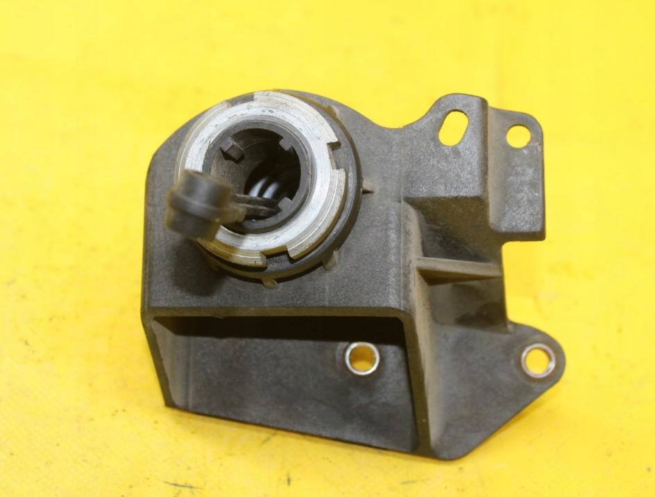 VW LT 28-35 II Autobus (2DB, 2DE, 2DK) 1996 - 2006    2.5 TDI 80 kW [109 KM] olej napędowy 1999 - 2006  Potenciometer plynového pedálu 9013011640 (Pedále)