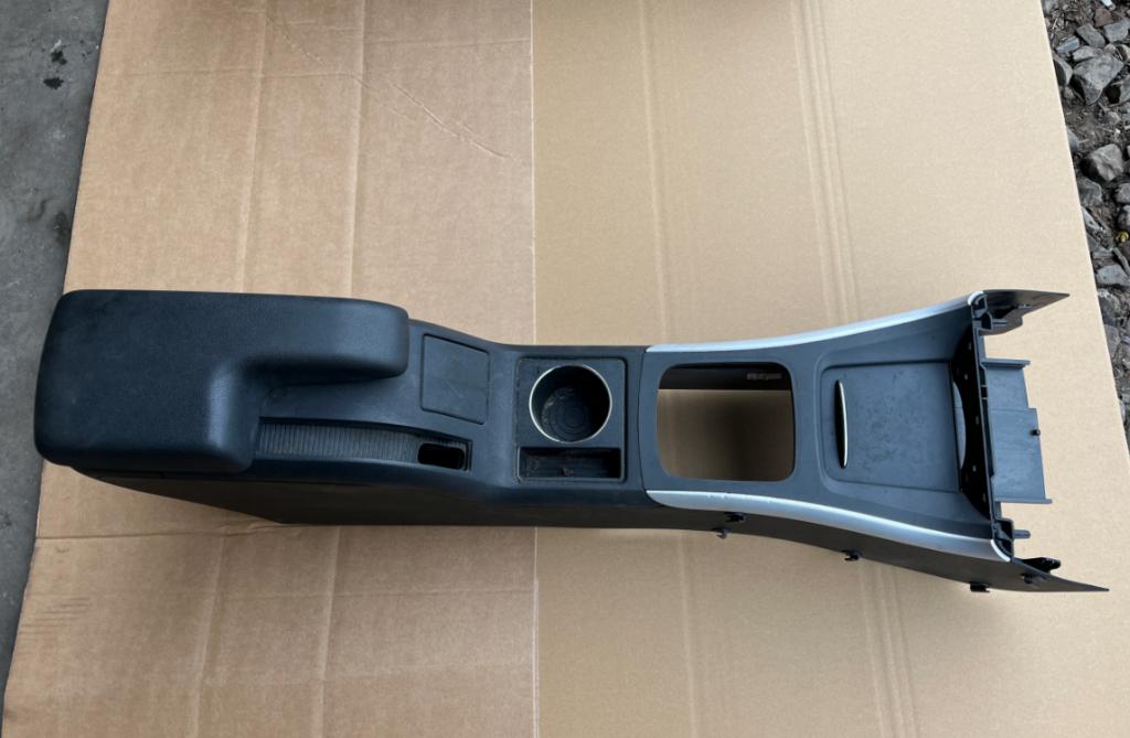 MERCEDES W169 EUROPA Opierka na lakťovú opierku v stredovom tuneli   A1696800050