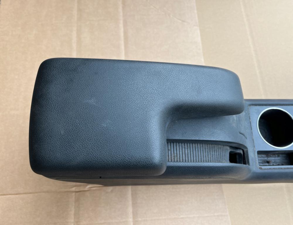 MERCEDES W169 EUROPA Opierka na lakťovú opierku v stredovom tuneli   A1696800050