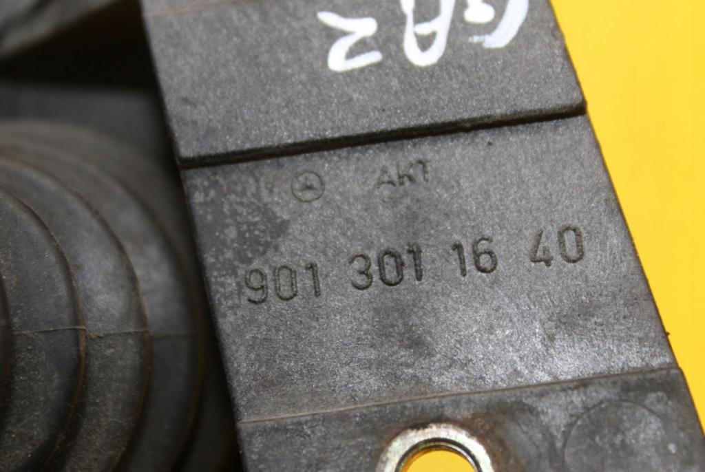 VW LT 28-35 II Autobus (2DB, 2DE, 2DK) 1996 - 2006    2.5 TDI 80 kW [109 KM] olej napędowy 1999 - 2006  Potenciometer plynového pedálu 9013011640 (Pedále)