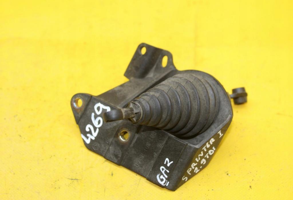 VW LT 28-35 II Autobus (2DB, 2DE, 2DK) 1996 - 2006    2.5 TDI 80 kW [109 KM] olej napędowy 1999 - 2006  Potenciometer plynového pedálu 9013011640 (Pedále)