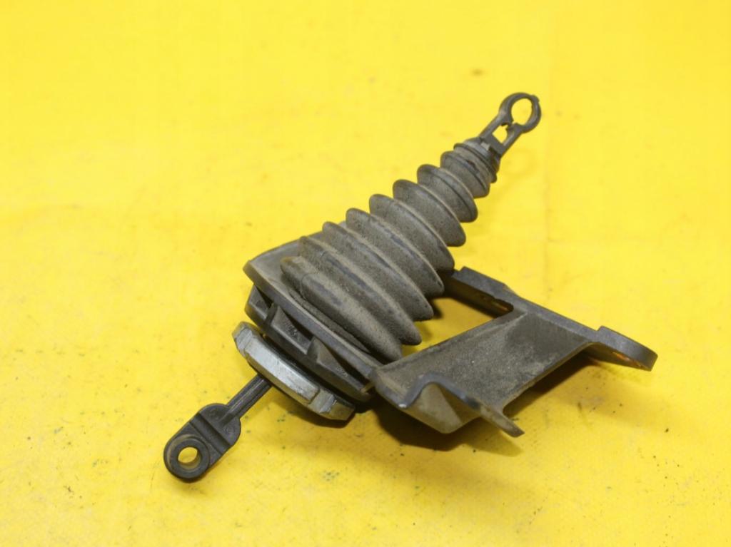 VW LT 28-35 II Autobus (2DB, 2DE, 2DK) 1996 - 2006    2.5 TDI 80 kW [109 KM] olej napędowy 1999 - 2006  Potenciometer plynového pedálu 9013011640 (Pedále)