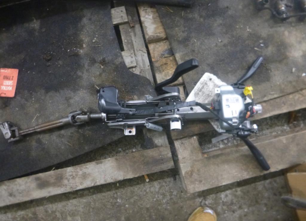 Skoda Superb 2015 Sloupec: volant x 3T1419502