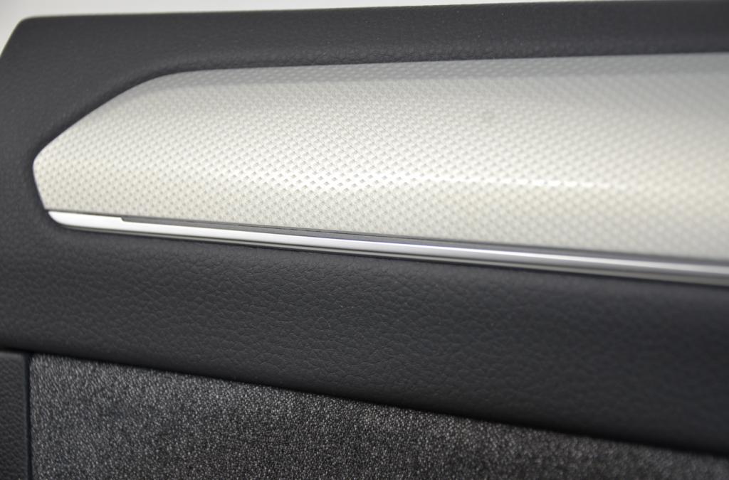 VW TOURAN 5TA ČALÚNENIE DVERÍ PREDNÉ ZADNÉ 5TA867012 5TA867011