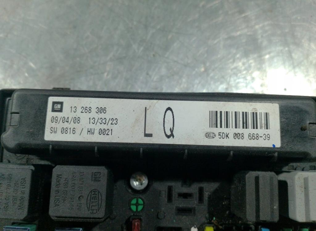 OPEL ZAFIRA B Nadwozie pełne/minivan (A05) 2005 - 2015    1.7 CDTI VAN (M75) 92 kW [125 KM] olej napędowy 20  Skrinka poistková 13268306LQ (Poistkové skrinky)