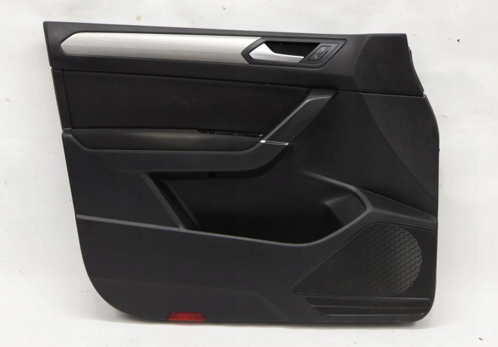 VW Touran 5TA tapicir predných ľavých dverí