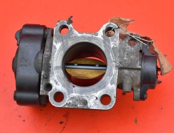 Toyota Yaris II 2005-2011 1.4 D4D 90 HP manual 66 kW 1364 cm3  Škrtiaca klapka