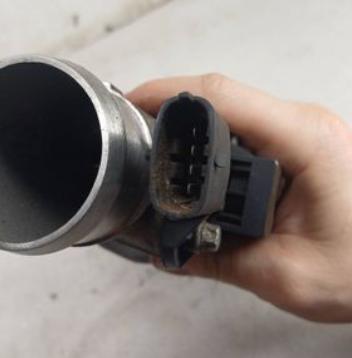 OPEL VECTRA C 2.2 DTI Škrtiaca klapka 0822680 24460302
