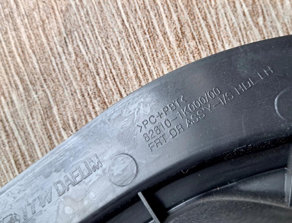 Hyundai ix20 kľučka predný ľavá strana vnútorná 82613-1K000