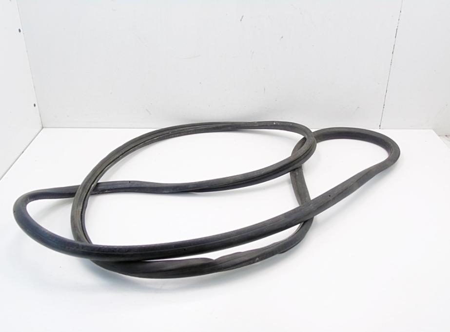 Škoda Fabia Tesnenie prednej kapoty