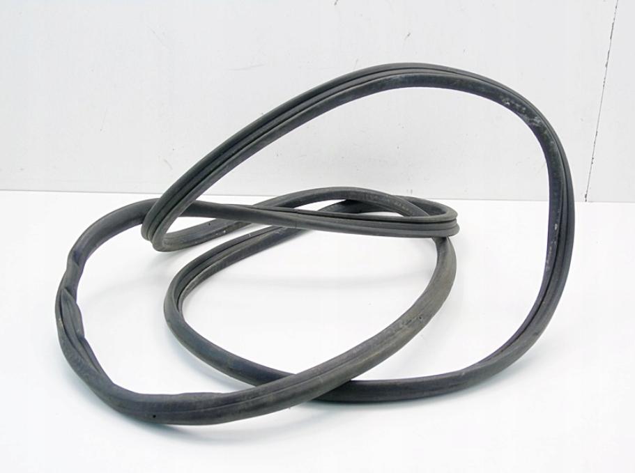  Škoda Fabia Tesnenie prednej kapoty