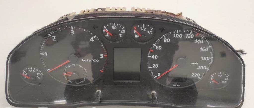 Audi A4 B5  1997 81 kW KOMBI 5D 1.9TDI Prístrojovka 8D0919034E