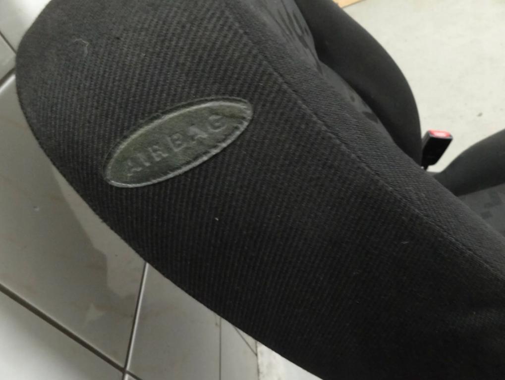 VOLKSWAGEN GOLF IV 2006 74KW IV 1896 Sedadlo pravy