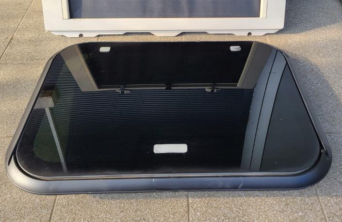 Iveco Stralis AS440S45 07-13 332 kW (450KM) strešné okno