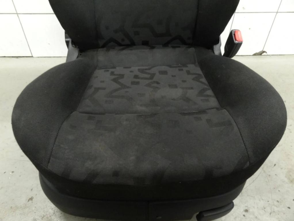 VOLKSWAGEN GOLF IV 2006 74KW IV 1896 Sedadlo pravy