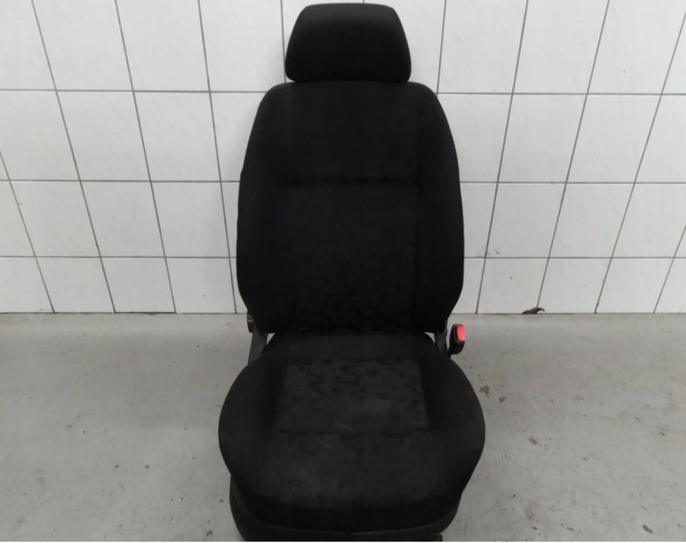 VOLKSWAGEN GOLF IV 2006 74KW IV 1896 Sedadlo pravy