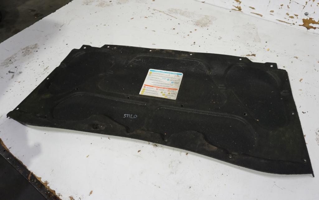 Fiat Stilo 1.6 16v 103 HP manual 76 kW 1596 cm3 3- Zvuková izolace kapaty