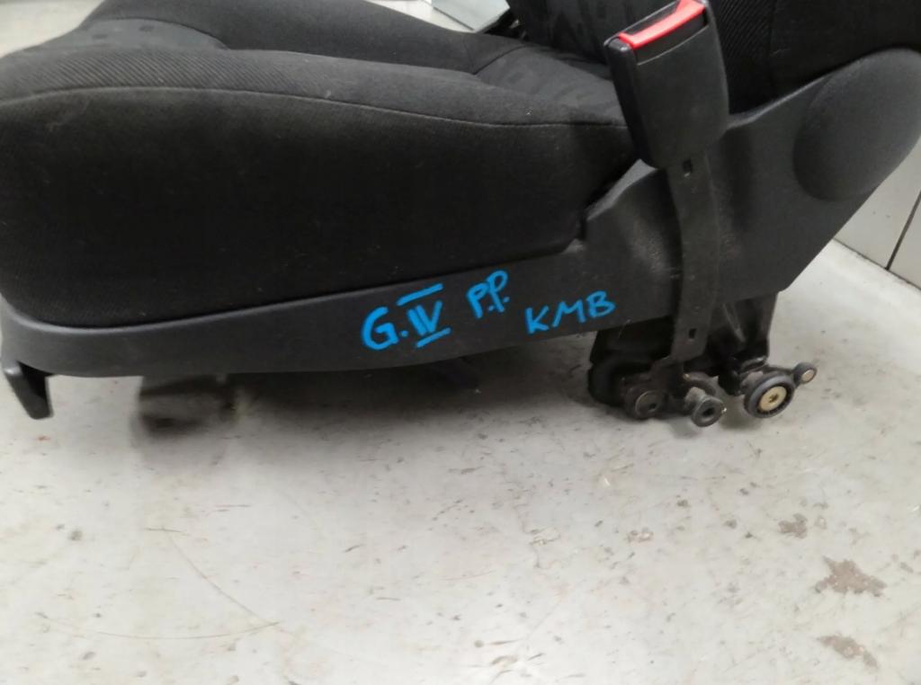 VOLKSWAGEN GOLF IV 2006 74KW IV 1896 Sedadlo pravy