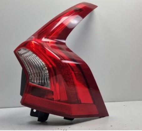 Volvo V60 I 2010-2018 2.0d 163 HP automatic 120 kW 1984 cm3 5- svetlo / reflektor zadné pravé 31214964