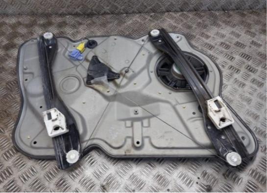 SKODA OCTAVIA II Mechanizmus predný pravy  1K0959792J 1T0959702D