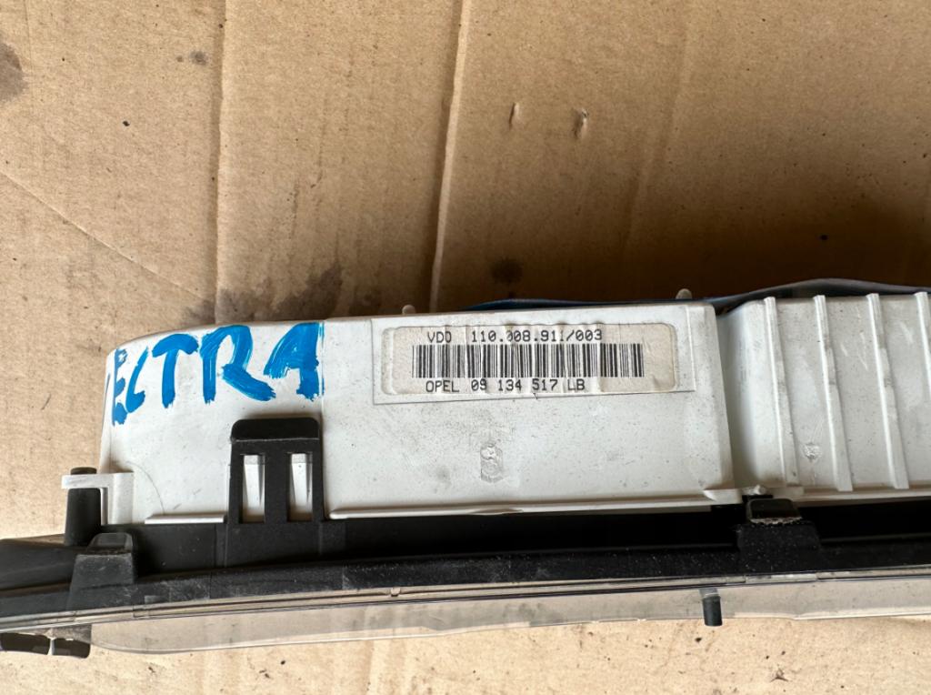 OPEL VECTRA B 1.6 16V prístrojovka 09134517LB