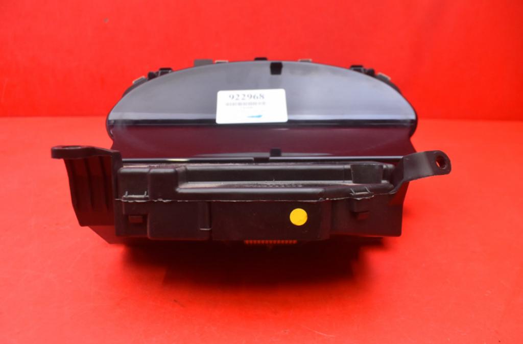 TOYOTA YARIS (_P1_) 1999 - 2005    1.0 (SCP10_) 48 kW [65 KM] benzyna 2003 - 2005  Prístrojovka 21655864-5 (Prístrojové dosky, displeje)
