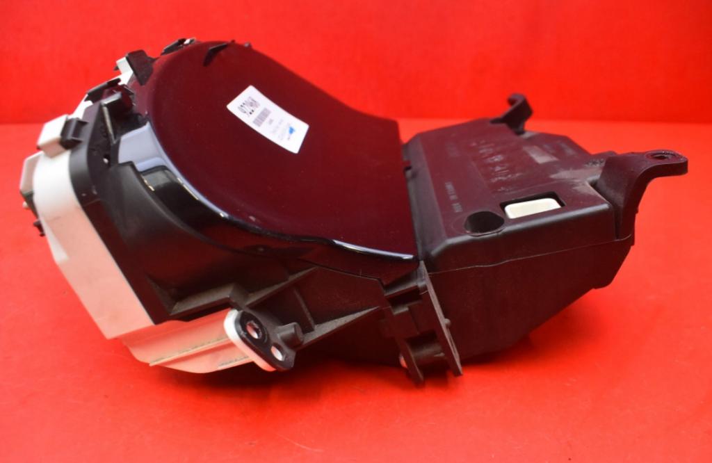 TOYOTA YARIS (_P1_) 1999 - 2005    1.0 (SCP10_) 48 kW [65 KM] benzyna 2003 - 2005  Prístrojovka 21655864-5 (Prístrojové dosky, displeje)