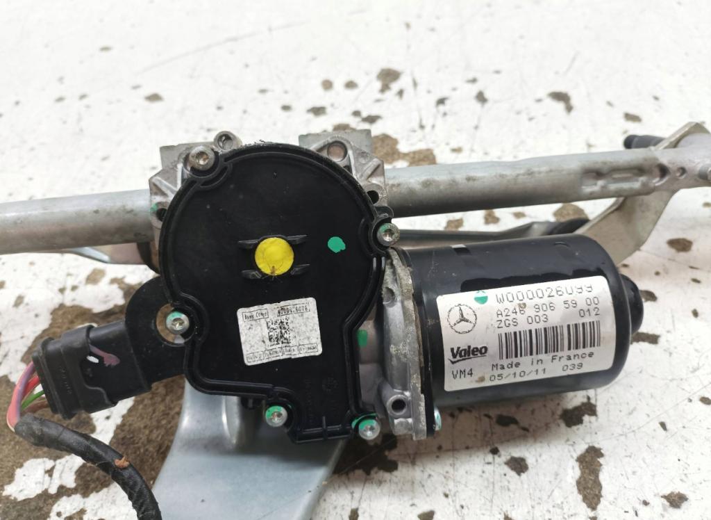 Mercedes B W246 2011-2018 1.8 CDI 136 HP automatic 100 kW 1796 cm3 Motor stieračov predný A2469065900