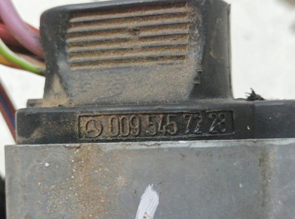 Mercedes-Benz E-trieda I (1993-1995) W124  spinacia skrinka