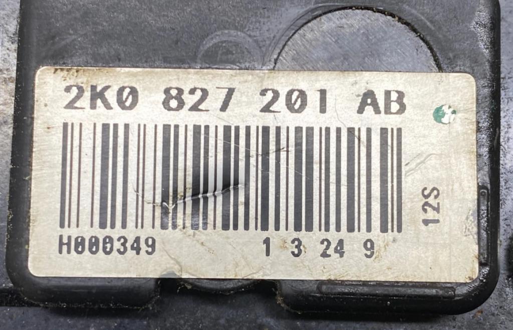 Volkswagen Caddy    2K 1.9TDI 105KM 03-10  zámok Dvere zadných 2K0827201AB (Zámky)