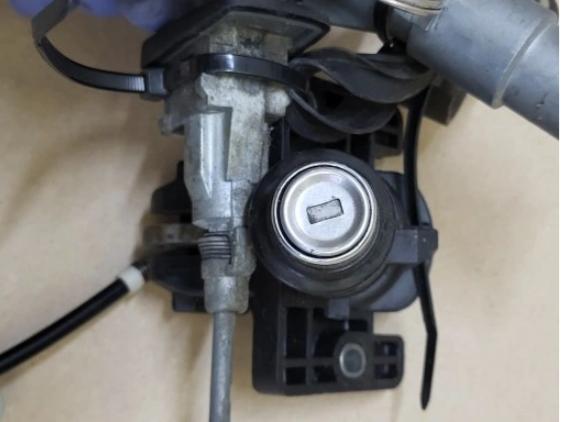 MERCEDES 190 W201 W124 AUTOMAT  spinačka  (Spínacie skrinky a kľúče)