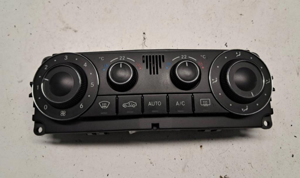 MERCEDES-BENZ C200 KOMPRESSOR W203 C SPORT COUPE 2006 163 kW W203 C SPORT COUPE 1796 Panel ovládania kúrenia KLIMATYZACJI A2038304085