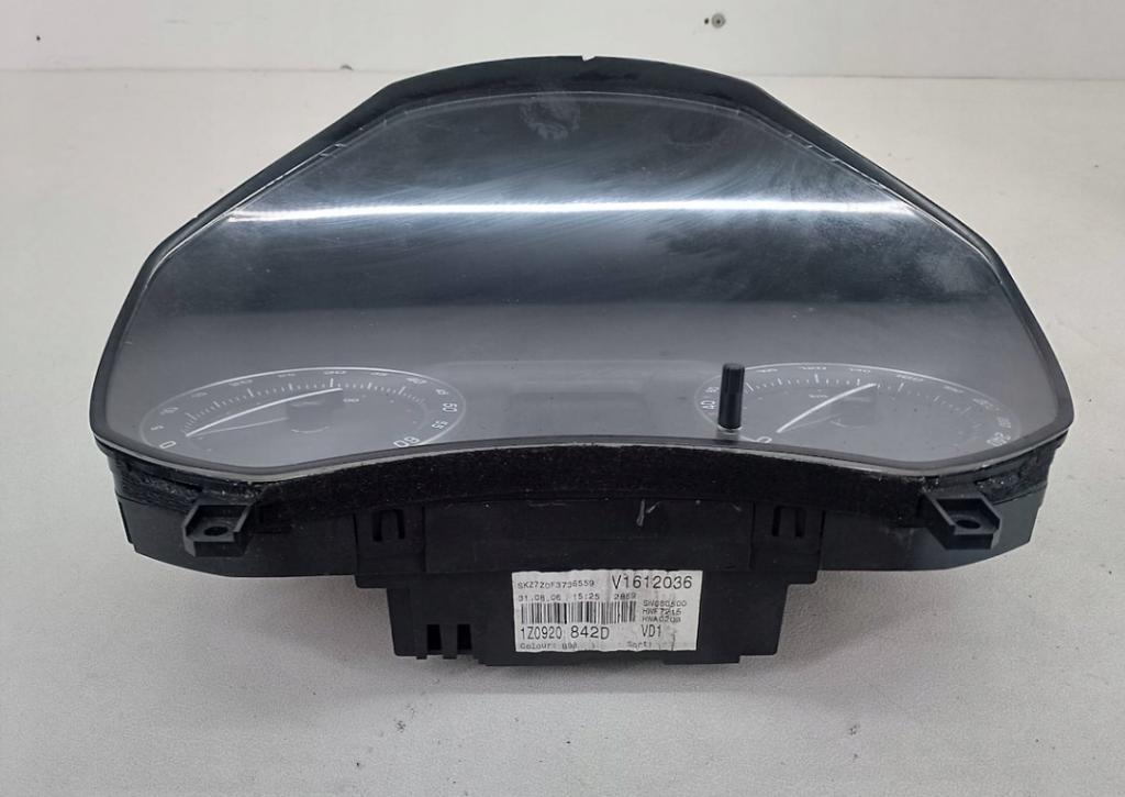 Skoda Octavia II 2004-2013 1.9 TDI 105 HP manual 77 kW 1896 cm3 Prístrojovka 1Z0920842D