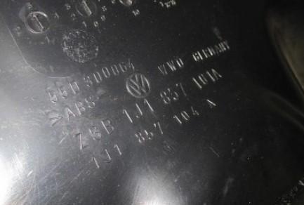 VW GOLF IV (1J1) 1997 - 2008    1.4 16V 55 kW [75 KM] benzyna 1997 - 2004  Priehradka, kastlík spolujazdca 1J1614105