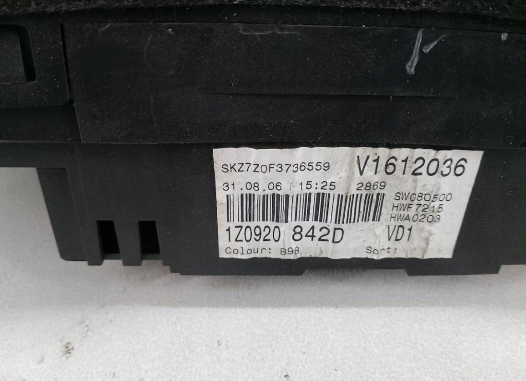 Skoda Octavia II 2004-2013 1.9 TDI 105 HP manual 77 kW 1896 cm3 Prístrojovka 1Z0920842D