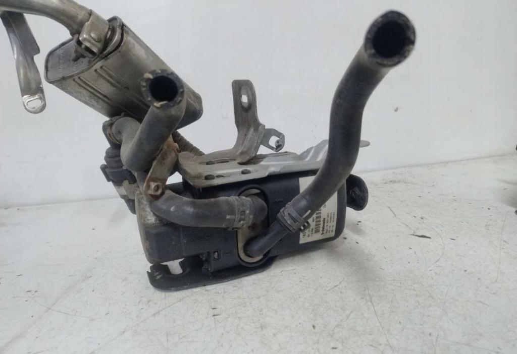 VW TOURAN (1T1, 1T2) 2003 - 2010    1.9 TDI 77 kW [105 KM] olej napędowy 2003 - 2010  Pumpa Webasto 1K0815065R