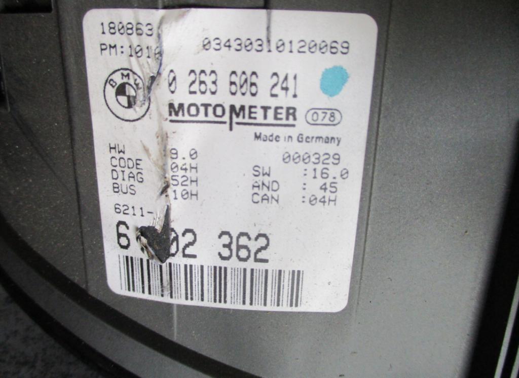 BMW E46   2002 115 kW    1796 Prístrojovka 0263606241 6902362