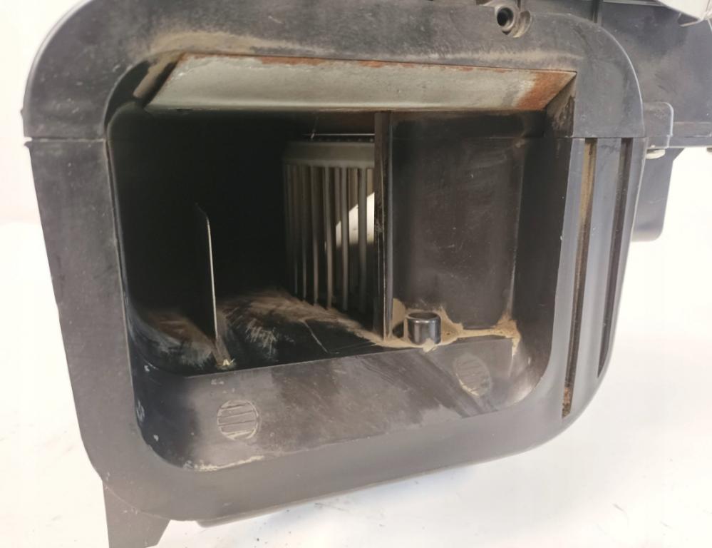 NISSAN TERRANO II (R20) TERENOWY 2005 92,00 2.7 TDi 4WD 125 - TD27TI 2664,00 Ventilátor vetráku 0130111153