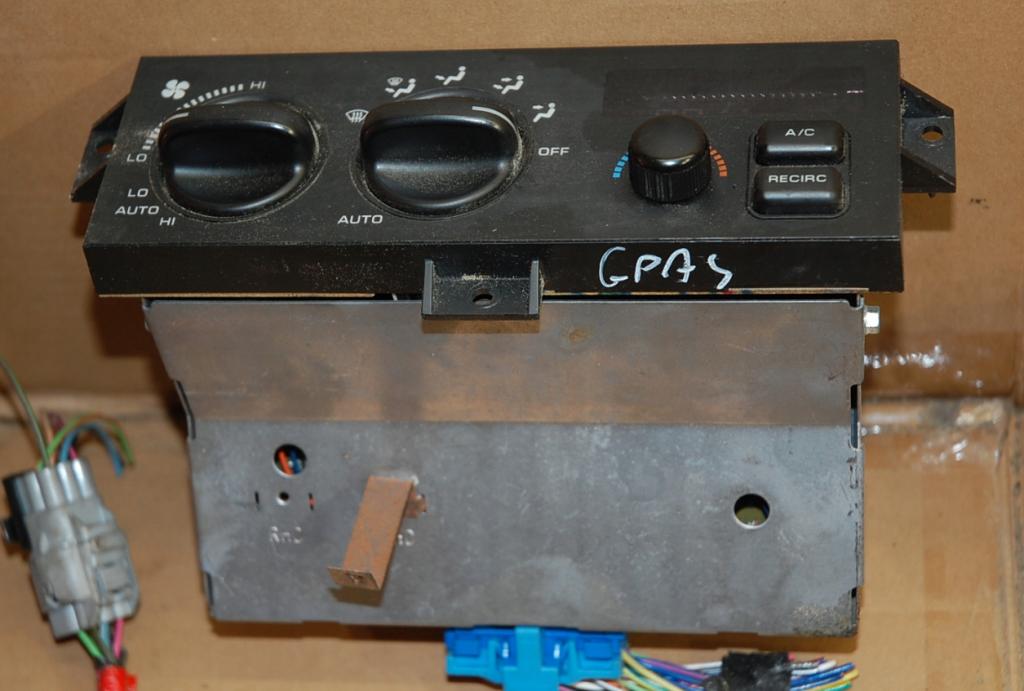 jeeb GRAND CHEROKEE ZJ 96-98 OVLÁDACÍ PANEL