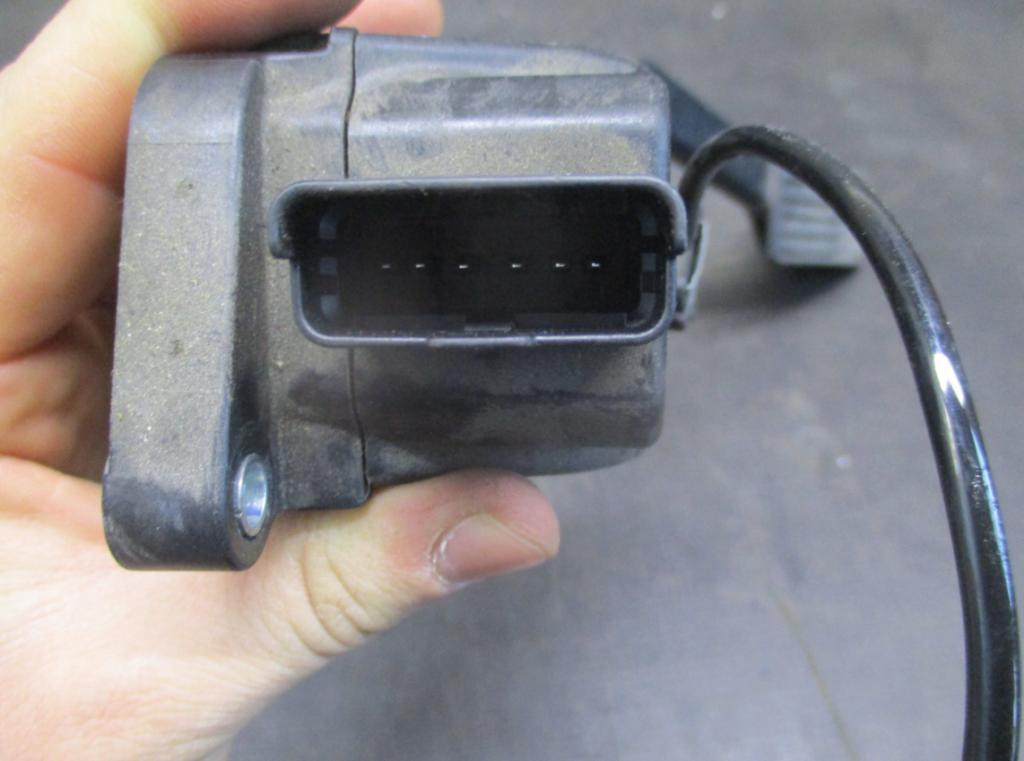 Citroen C5 III  2008 100 kW SEDAN 4D 2.0HDI 136KM 08-17 2000 Potenciometer plynového pedálu 9685216080