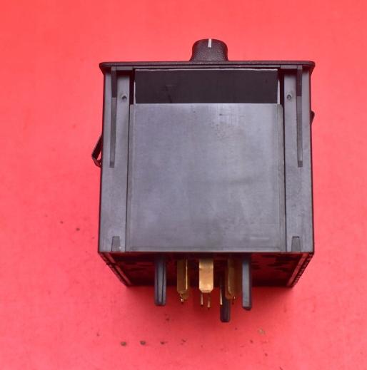 OPEL ASTRA G liftback (T98) 1998 - 2009(F08, F48) 66 kW 2007 - 2009  Spínač svetiel 09180770