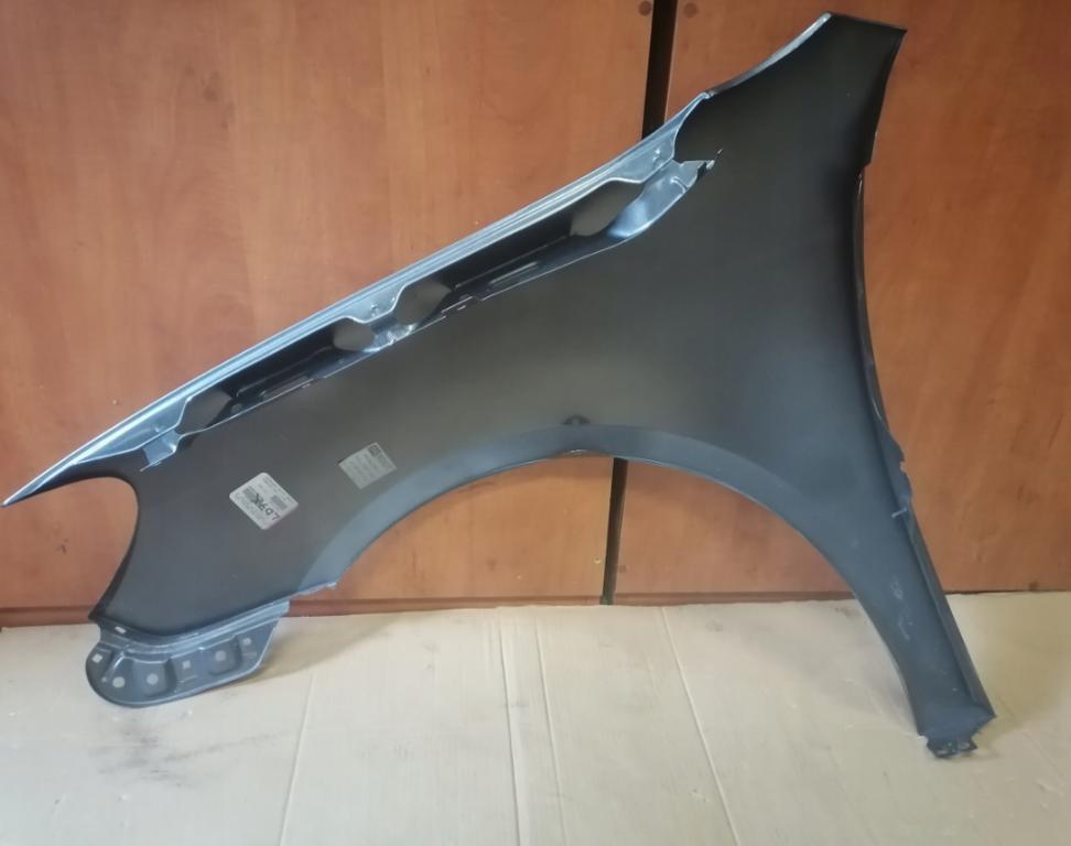VOLKSWAGEN GOLF 6 LD7X COMBI PRAVÝ PREDNÝ BLATNÍK kód farby LD7X