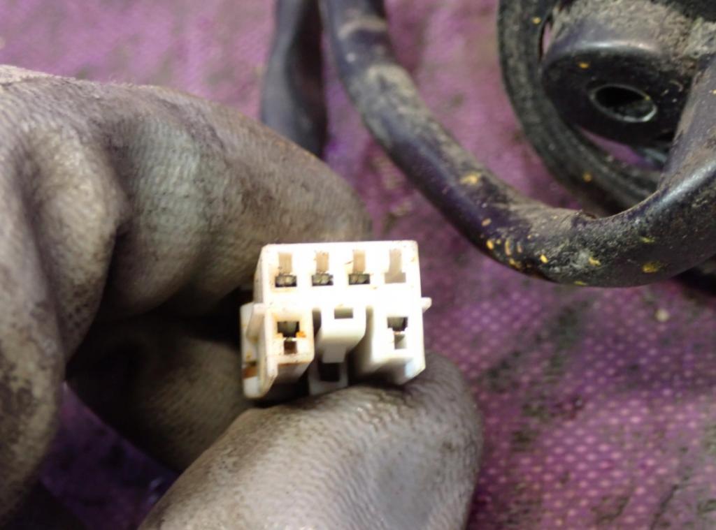 MITSUBISHI CARISMA 99-04 ĽAVÉ ELEKTRICKÉ ZRKADLO 5 PIN