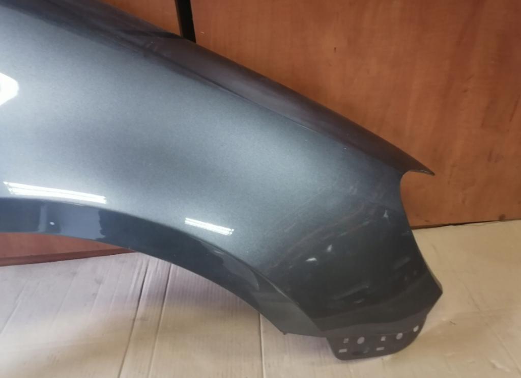 VOLKSWAGEN GOLF 6 LD7X COMBI PRAVÝ PREDNÝ BLATNÍK kód farby LD7X