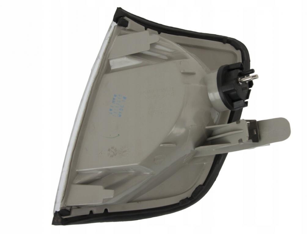 Mercedes triedy E W124 pravé smerové svetlo