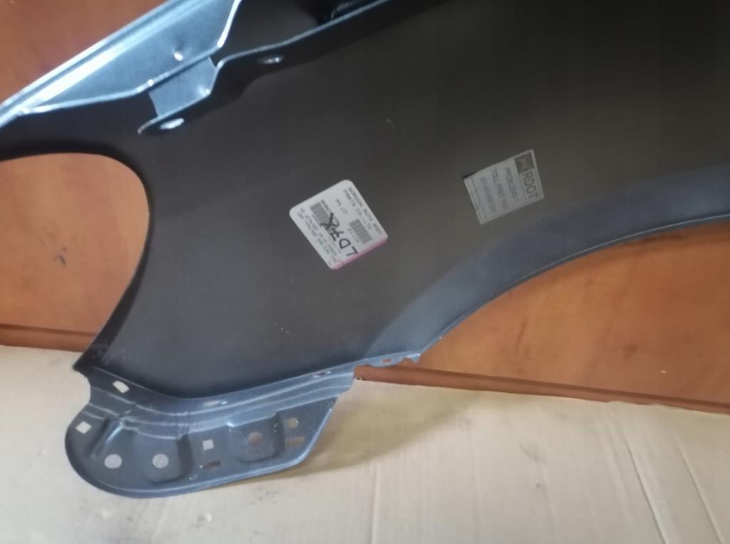VOLKSWAGEN GOLF 6 LD7X COMBI PRAVÝ PREDNÝ BLATNÍK kód farby LD7X