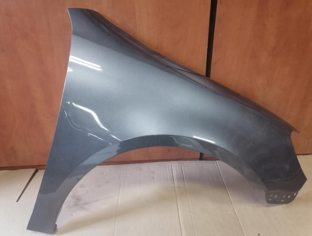 VOLKSWAGEN GOLF 6 LD7X COMBI PRAVÝ PREDNÝ BLATNÍK kód farby LD7X