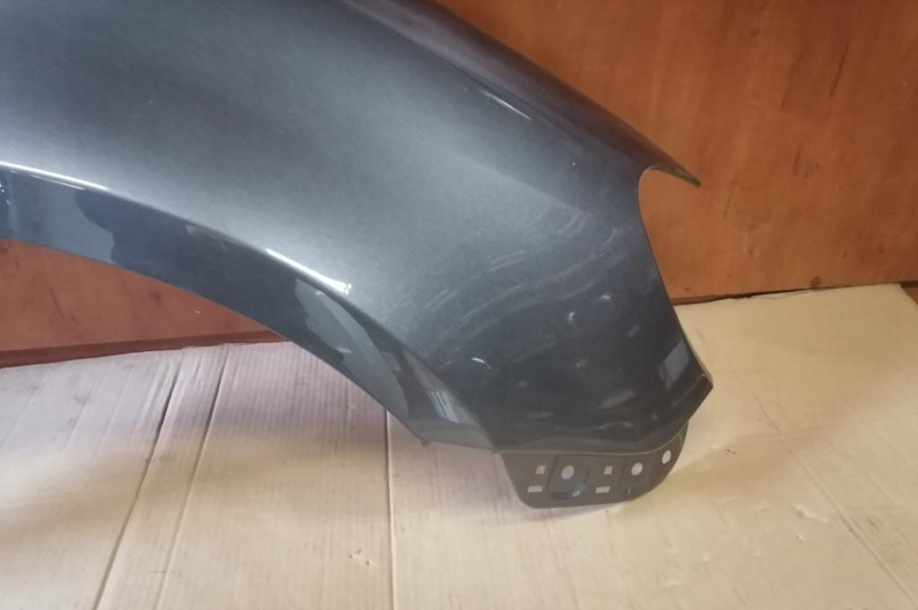 VOLKSWAGEN GOLF 6 LD7X COMBI PRAVÝ PREDNÝ BLATNÍK kód farby LD7X